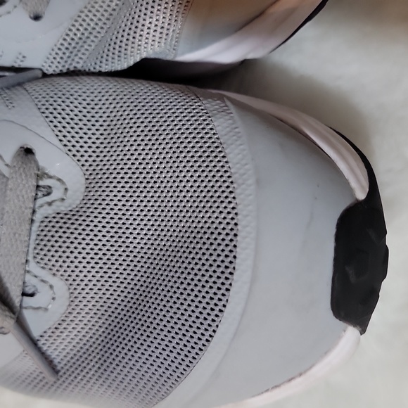 Nike Star Runner 2 Wolf Grey White Athletic Running Shoes Youth Size 3.5 - Picture 2 of 12
